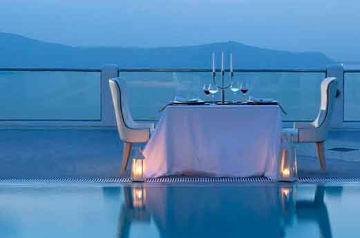 Belvedere Suites Santorini romantisch tafeltje 